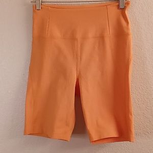 NEW Girlfriend Collective Yoga Gym Active Wear Size M Light Orange Color B16 X